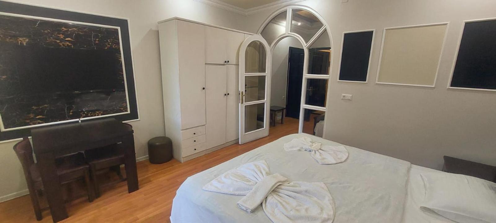 Metrepol Hotel Батуми Экстерьер фото
