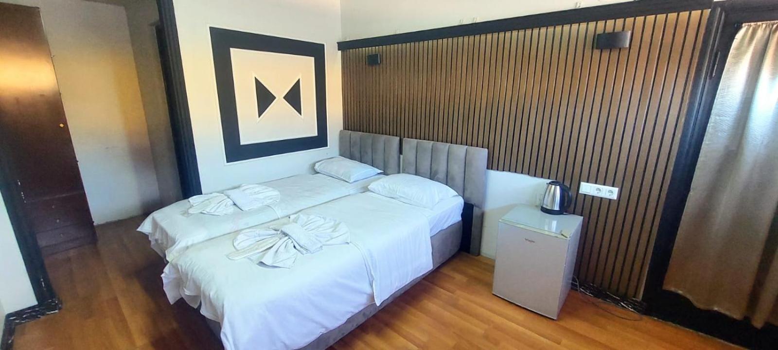Metrepol Hotel Батуми Экстерьер фото