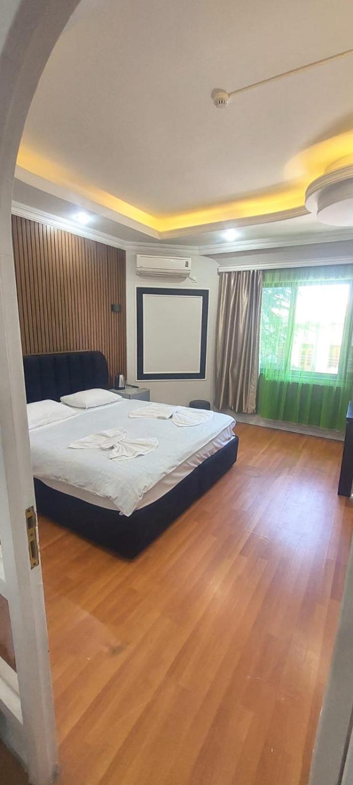 Metrepol Hotel Батуми Экстерьер фото
