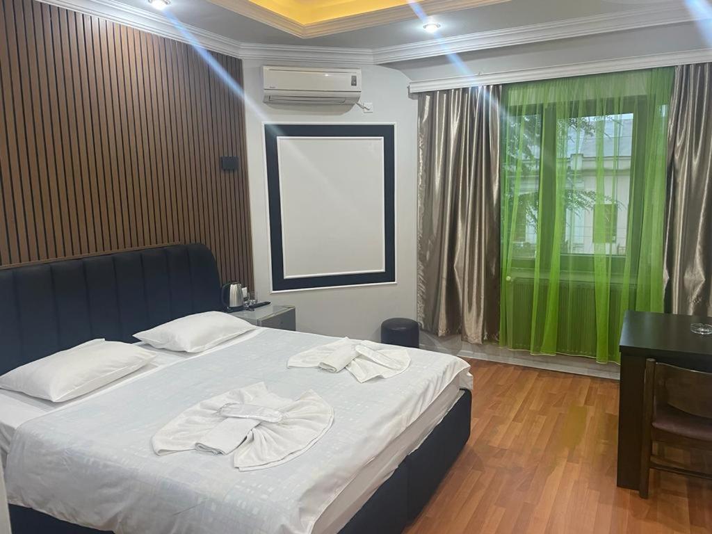 Metrepol Hotel Батуми Экстерьер фото