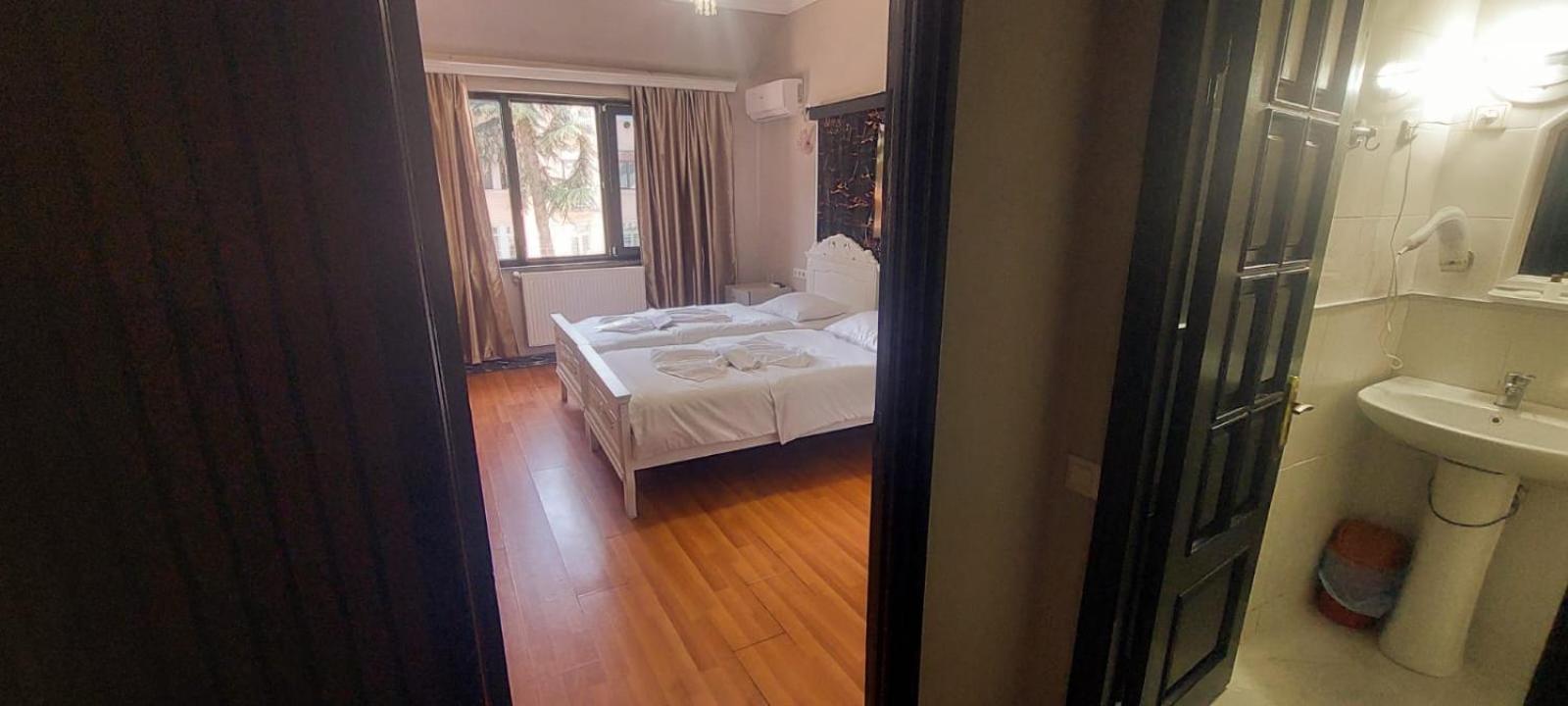 Metrepol Hotel Батуми Экстерьер фото
