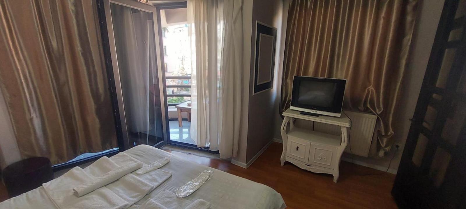 Metrepol Hotel Батуми Экстерьер фото