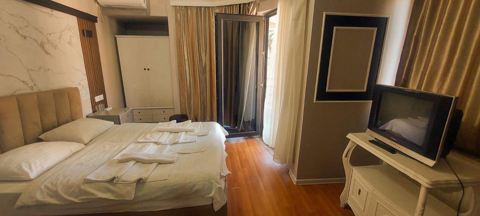 Metrepol Hotel Батуми Экстерьер фото