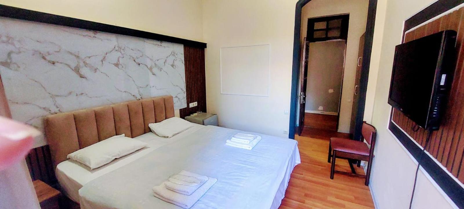 Metrepol Hotel Батуми Экстерьер фото