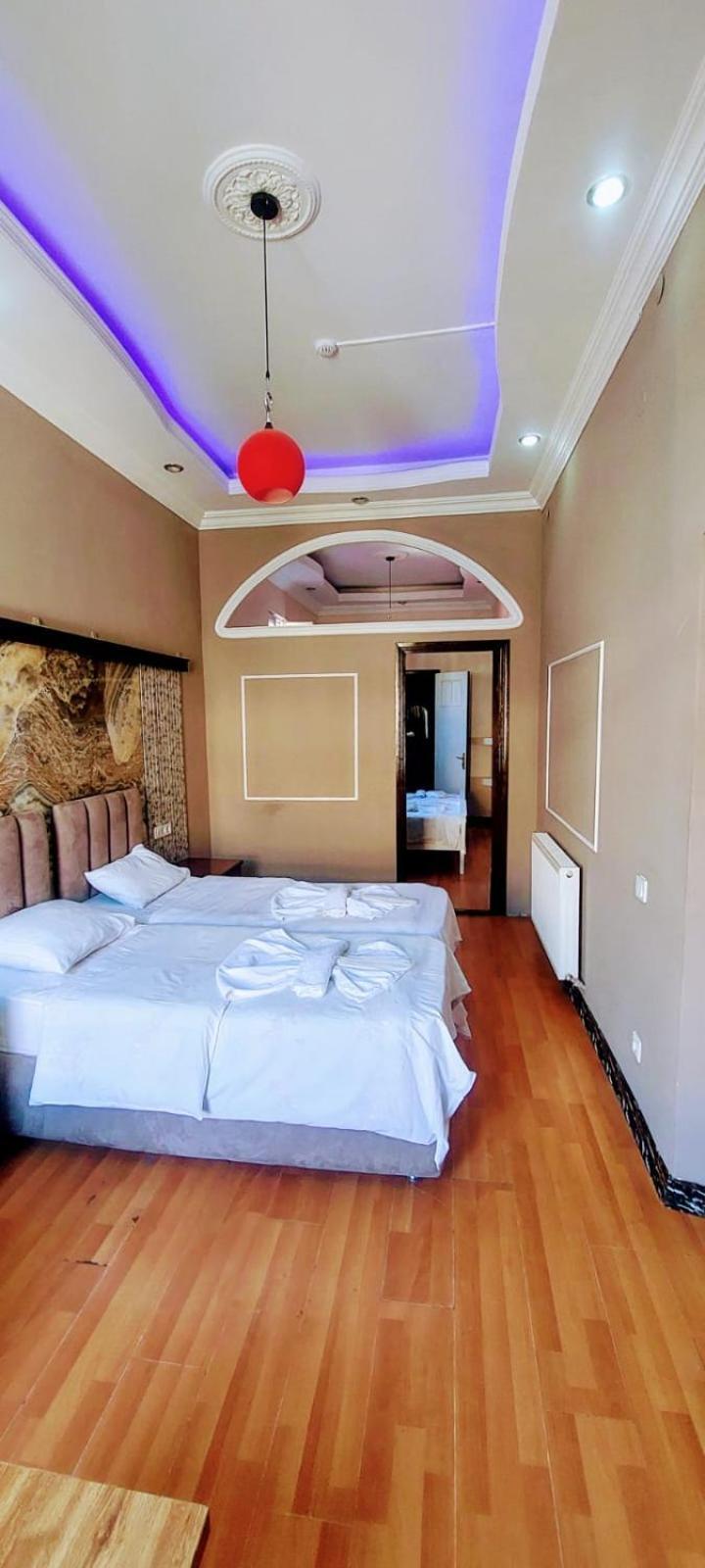 Metrepol Hotel Батуми Экстерьер фото